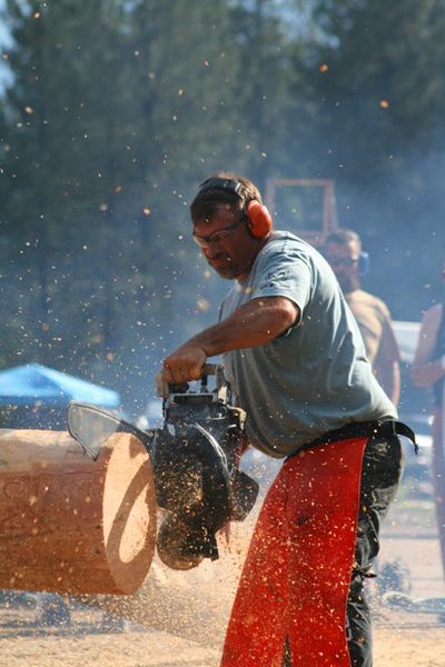 Hot saw competition. Photo by LibbyMT.com.