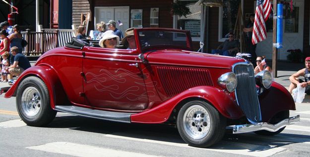 1933 Ford. Photo by LibbyMT.com.
