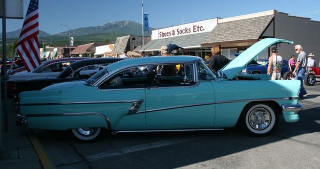 1956 Mercury Monterey. Photo by LibbyMT.com.