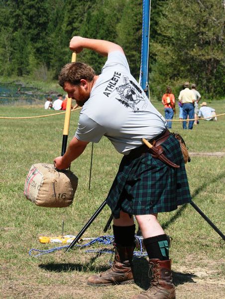 Sheaf toss. Photo by LibbyMT.com.