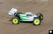 1/8 E-Buggy 4WD. Photo by LibbyMT.com.