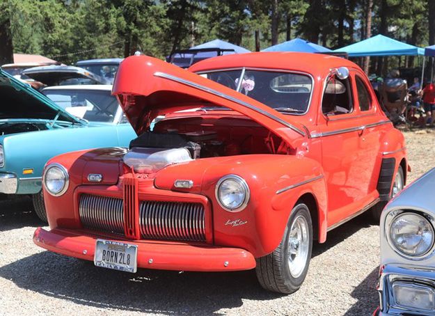 1942 Ford. Photo by LibbyMT.com.