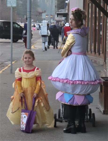 Belle and Mrs. Potts. Photo by LibbyMT.com.