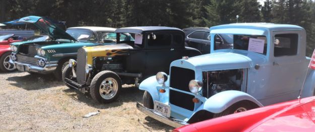 1930 Plymouth coupe and 1931 Ford coupe. Photo by LibbyMT.com.