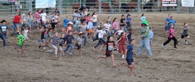 Kids' Boot Scramble. Photo by LibbyMT.com.