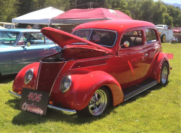 1937 Ford. Photo by LibbyMT.com.