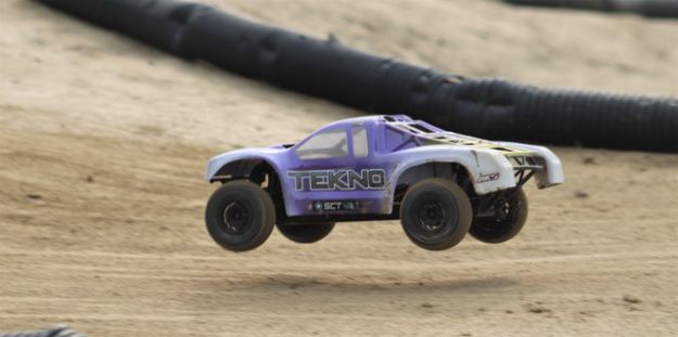 1/10 4WD Heat. Photo by LibbyMT.com.