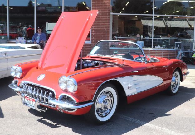 1960 Chevy Corvette. Photo by LibbyMT.com.