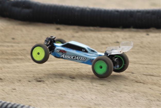 1/10th 4WD Heat. Photo by LibbyMT.com.