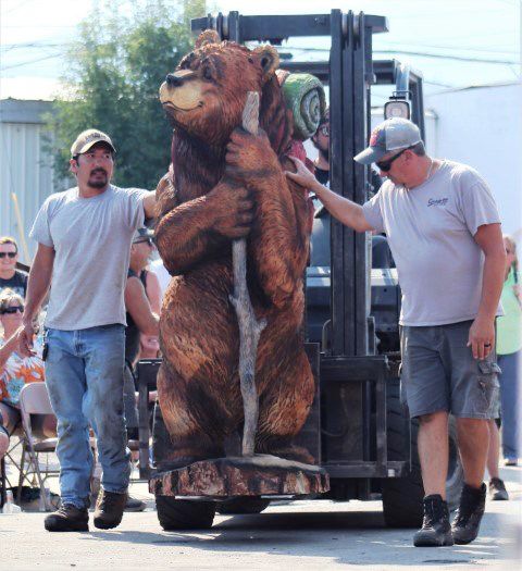 Here comes Papa Bear. Photo by LibbyMT.com.