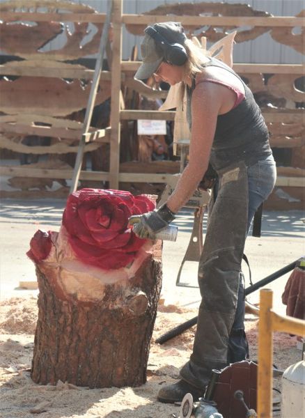 Marina Cole working on a quick carve. Photo by LibbyMT.com.