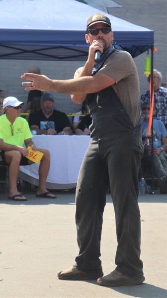 Steven Higgins as Auctioneer. Photo by LibbyMT.com.