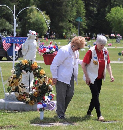 Gold Star mothers. Photo by LibbyMT.com.