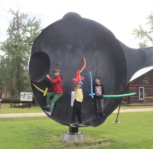 In Paul Bunyan's fry pan. Photo by LibbyMT.com.