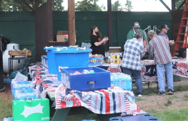 Here to feed the crowd. Photo by LibbyMT.com.