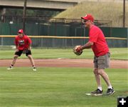 Steve Lauer pitches. Photo by LibbyMT.com.