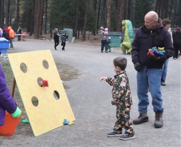 Beanbag toss. Photo by LibbyMT.com.