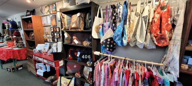 Totes, pillows and more. Photo by LibbyMT.com.