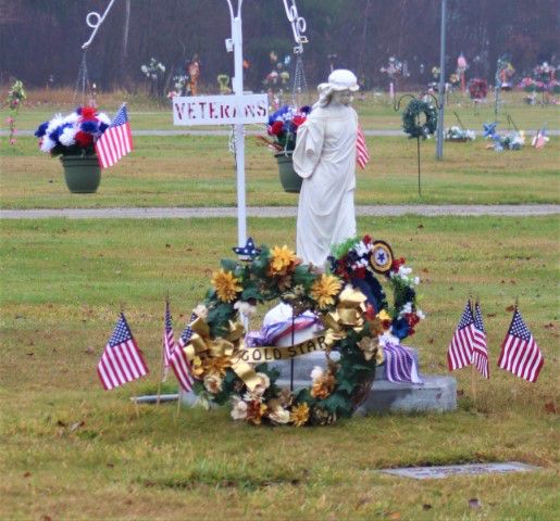 Wreaths for remembering. Photo by LibbyMT.com.