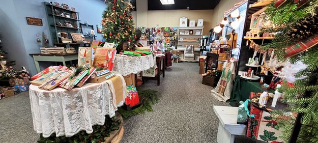 Mistletoe Market. Photo by LibbyMT.com.