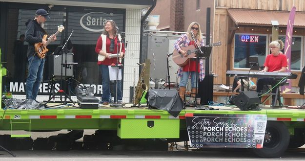 Sister Sas & the Porch Echoes. Photo by LibbyMT.com.