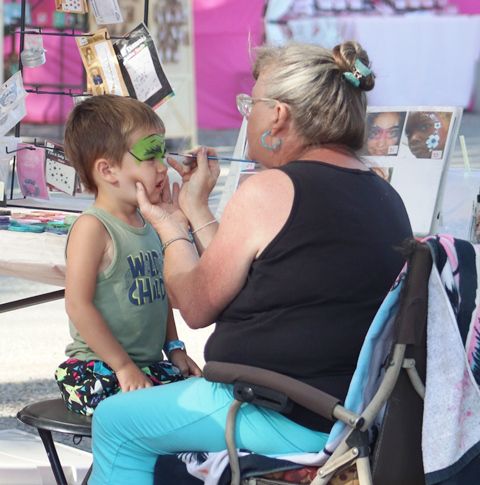 Face painting. Photo by LibbyMT.com.