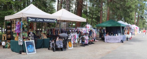 Vendors. Photo by LibbyMT.com.