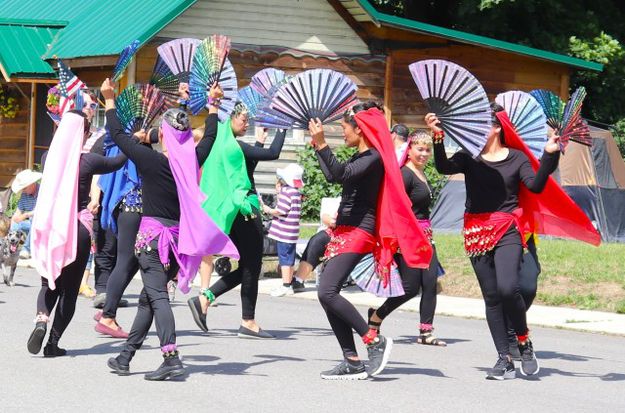 Filipino folk dance. Photo by LibbyMT.com.