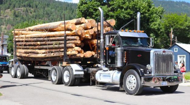 Hilliard Trucking. Photo by LibbyMT.com.
