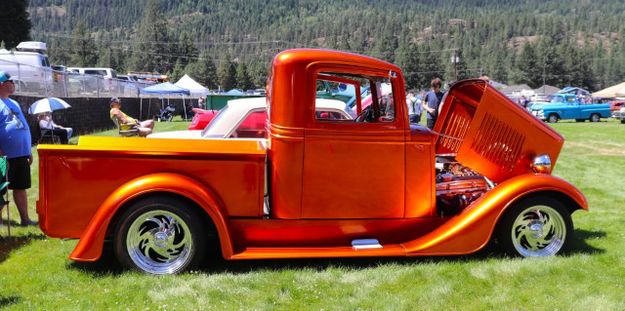 1935 International pickup. Photo by LibbyMT.com.