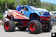 Patriotic pickup. Photo by LibbyMT.com.