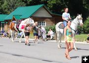 Here come the horses. Photo by LibbyMT.com.