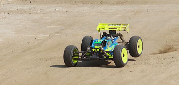 Nitro truggy. Photo by LibbyMT.com.