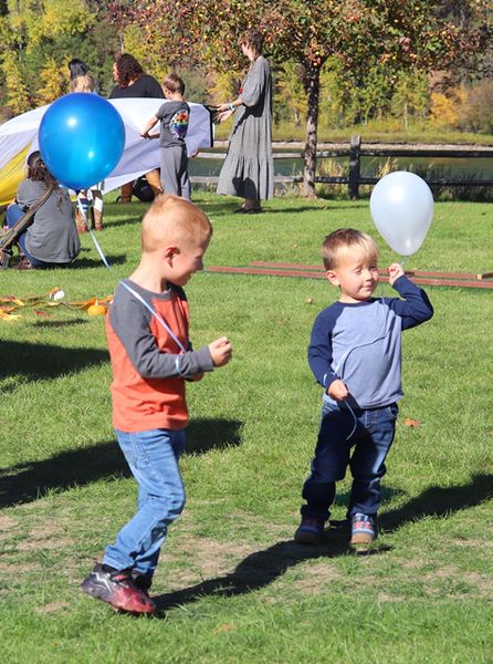 There were balloons. Photo by LibbyMT.com.
