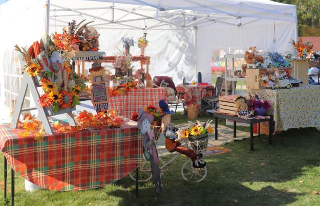 A lovely fall display. Photo by LibbyMT.com.