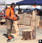 George works on his quick carve. Photo by LibbyMT.com.